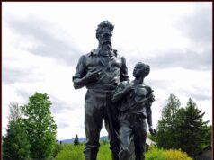 Mengupas Roket AGR-20F: Senjata Baru F-15E Strike Eagle untuk Lawan Drone Secara Efisien