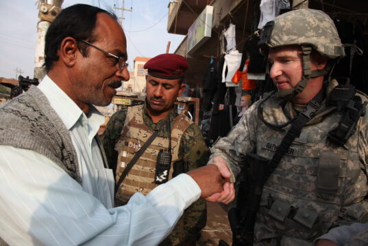 ‘Psyop’: Bagaimana Teori Konspirasi Sayap Kanan soal Penembakan Minnesota Melindungi MAGA